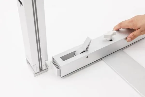 Single-Sided, Left-Facing Image